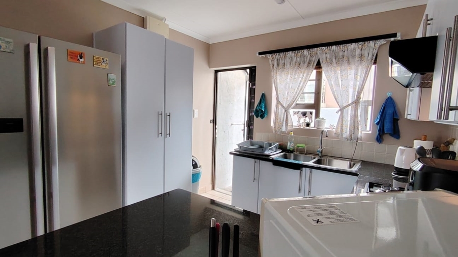 4 Bedroom Property for Sale in Seemeeu Park Western Cape